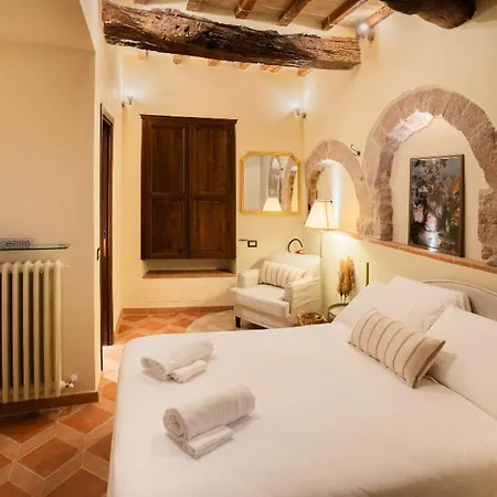 Calende Di Maggio 2 Minutes From Parking & Basilica