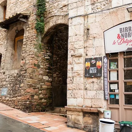 Calende Di Maggio 2 Minutes From Parking & Basilica *